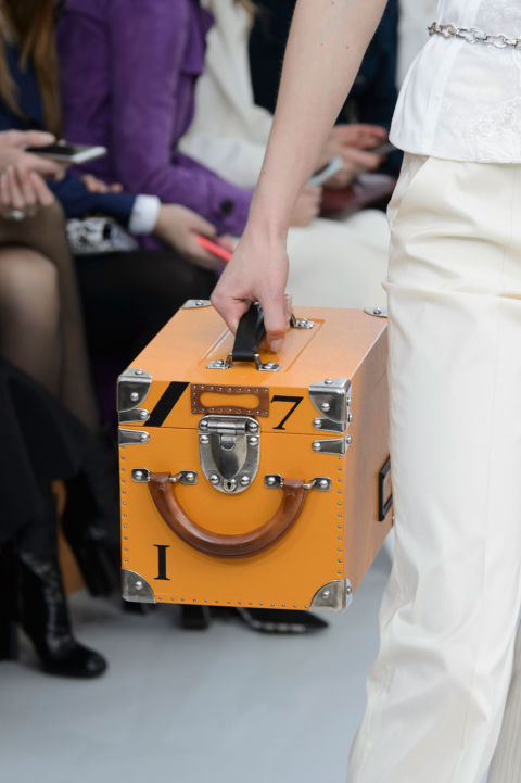 http://ell.h-cdn.co/assets/15/11/480x721/vuitton-clp-rf15-1094.jpg