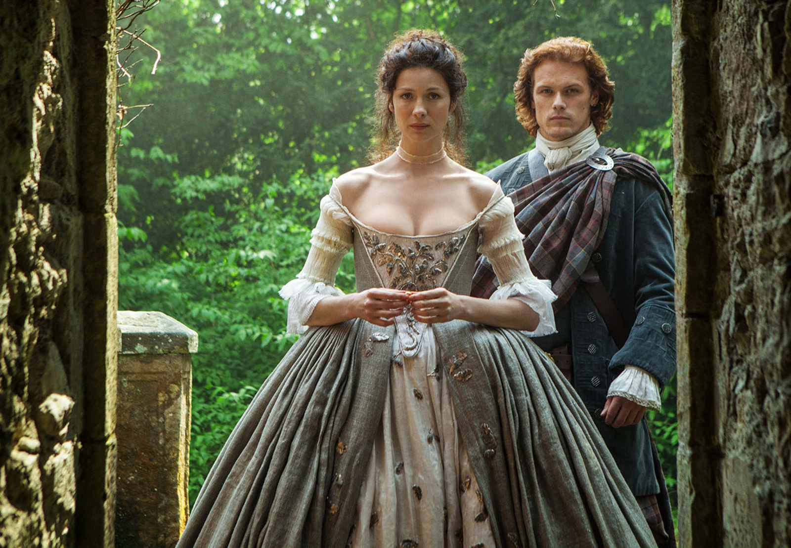 caitriona balfe interview outlander scenes who designed netflix logo