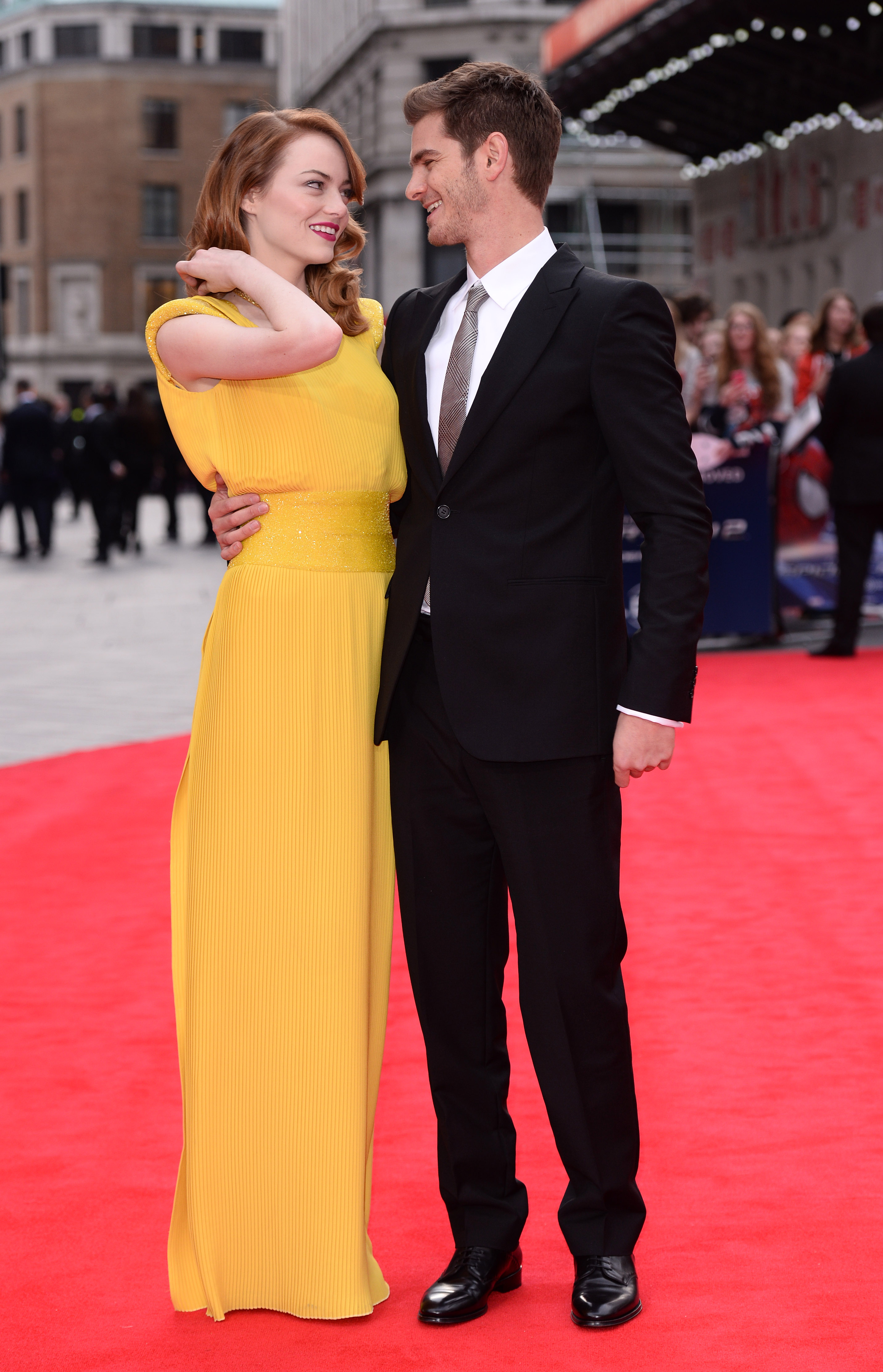 Beckham david victoria royal harry meghan mariage prince et markle du hair les smiling stars imagenes break hellomagazine celebrities celebrity Emma Stone and Andrew Garfield on a Break - Terrible News: Emma Stone