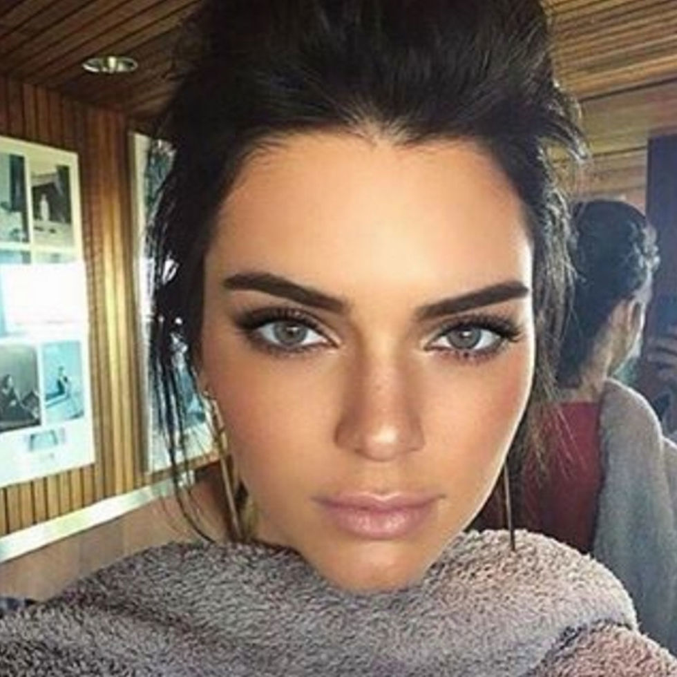 Kendall Jenner in Colored Contacts - Kendall Jenner-Adriana Lima Twin Moment, image size:980x980