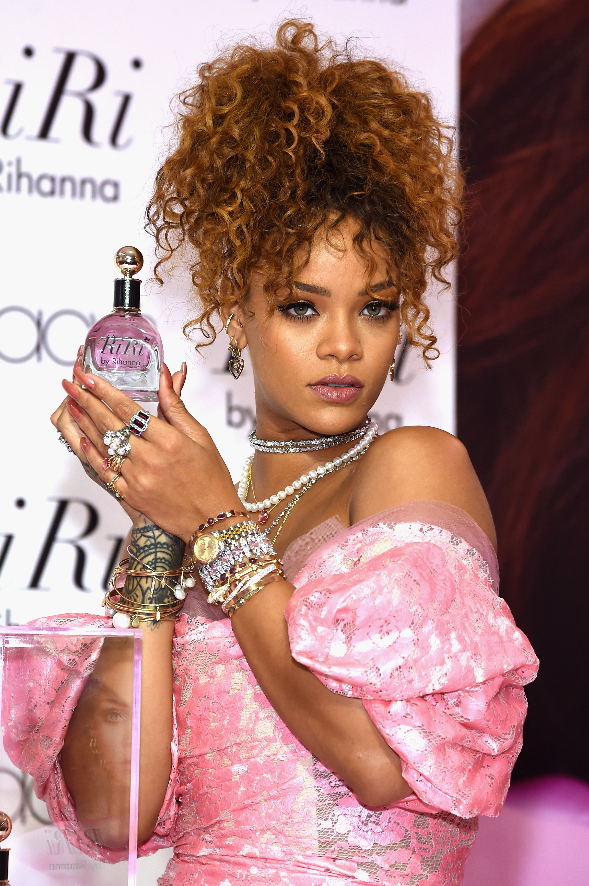 11 Ways Rihanna Displays Her Glorious Acrylic Nails