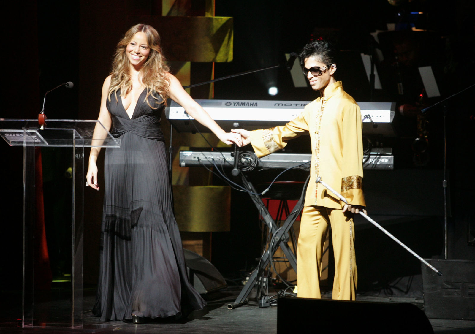 Mariah Carey's Prince Concert Tribute in Paris - Mariah Carey Sings