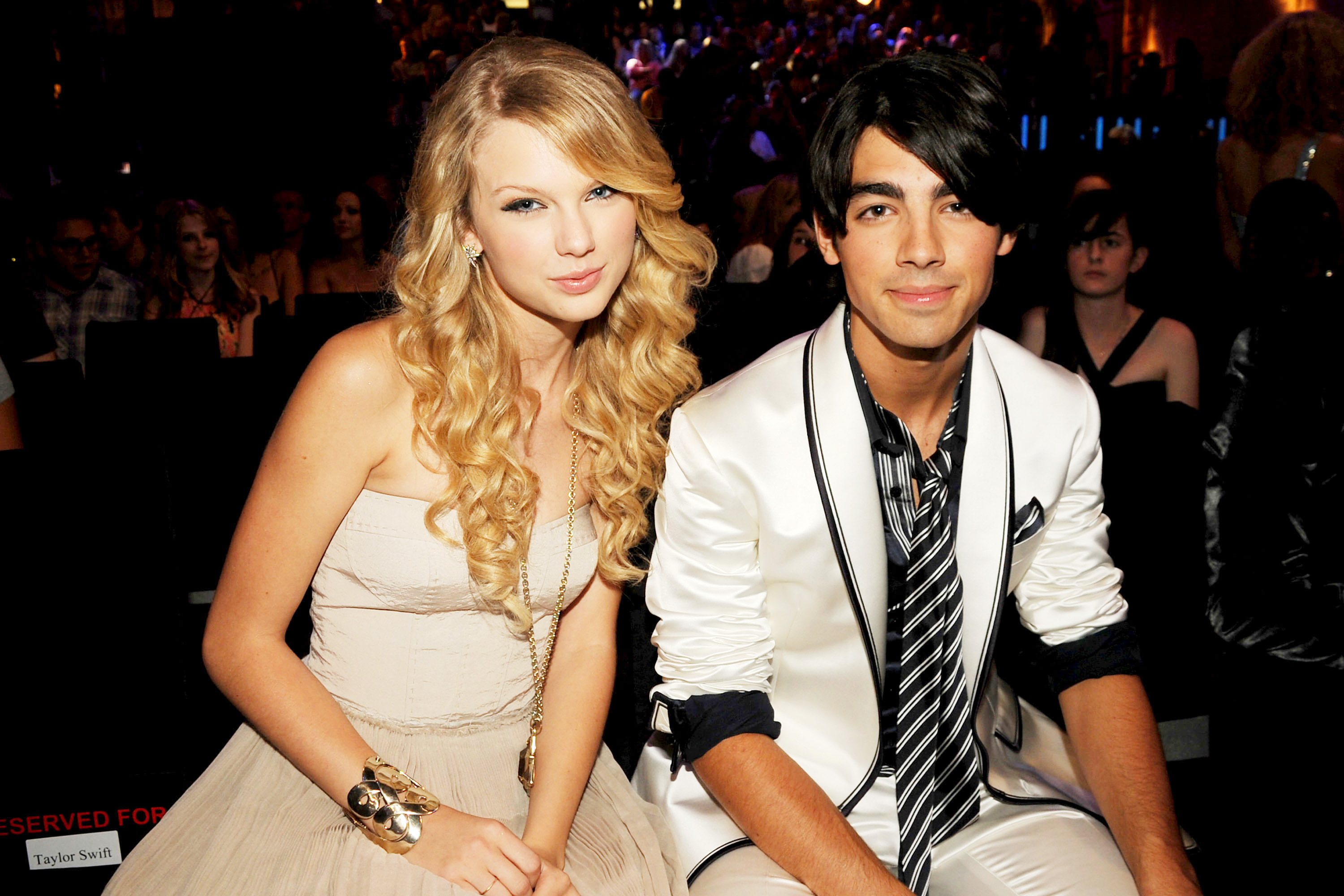 A History of How Taylor Swift Dates Like a Boss