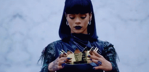 1480617623-rihanna-crown.gif