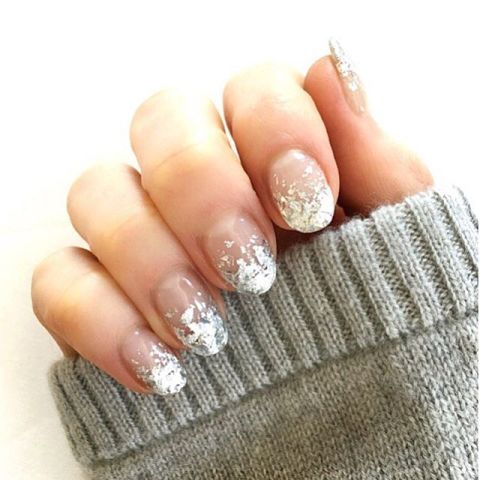 4 Nail Art Trends That You Need To Try This Year Foil Nails Are So Easy Once You Get A Hang Of It Can Either Do Full Nail Coverage Using Art Or Go With Small Shredded Particles