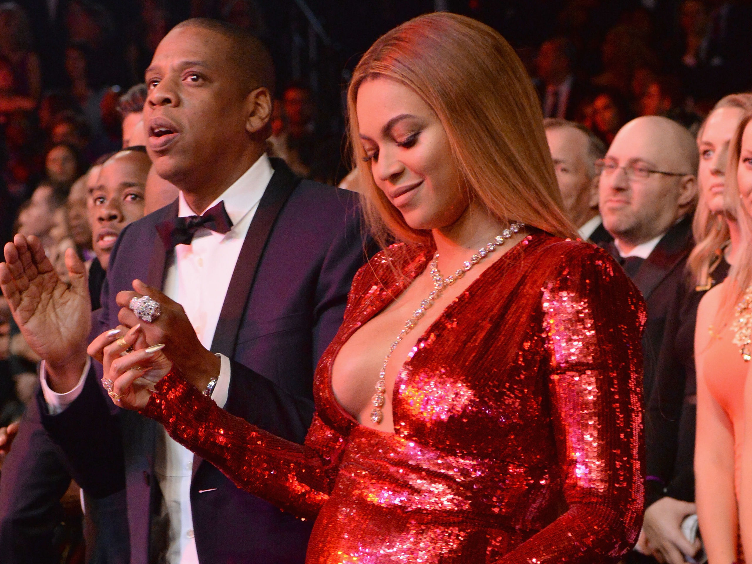 Beyonce Wears Sparkly Red Dress to the Grammys 2017 - Beyonce Grammys Style  While Pregnant