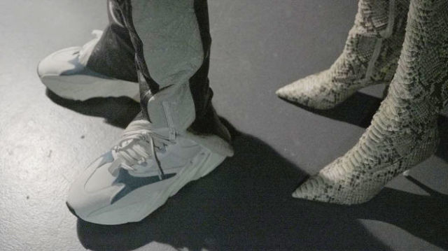 yeezy 700 with socks