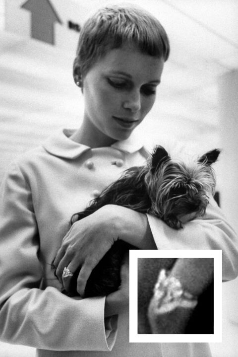 Farrow was given a 9-carat pear-shaped diamond ring from Frank Sinatra when he proposed in 1966.