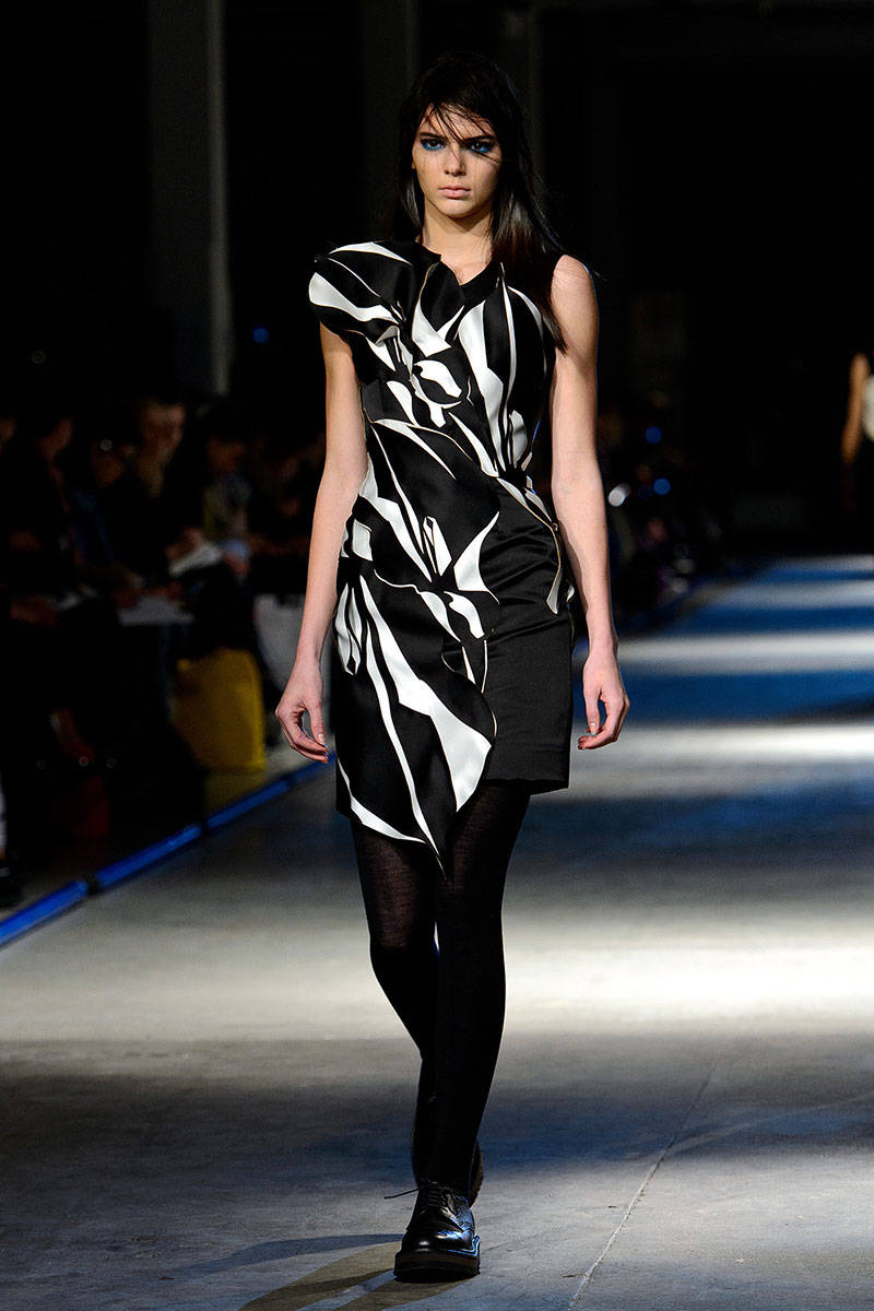 NEW! In Style Fashion Trends in Dresses & Shoes for Women 60 NEW! In Style Fashion Trends in Dresses & Shoes for Women 29