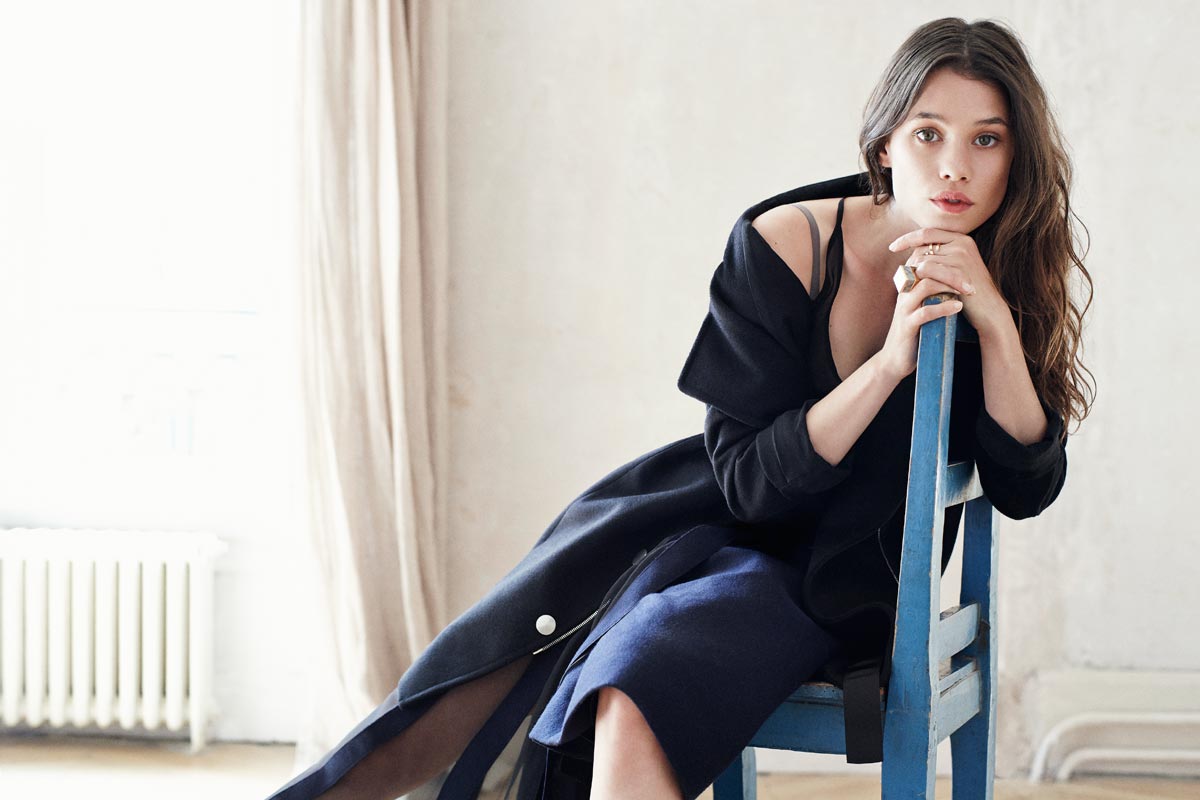 Astrid BergèsFrisbey Interview �I Origins� Debut