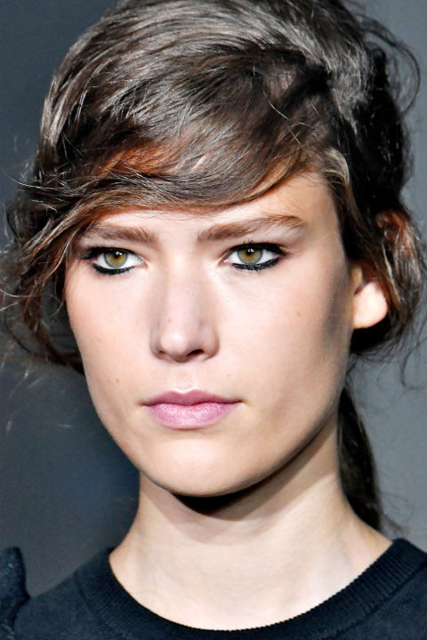Taking a cue from 3.1 Phillip Lip, Rag & Bone, and Chloe,
Martin is keen on imperfect black liner for 2017. "Either degraded on the
bottom lash line or lined only in the centers of the eyes, black liner takes on
a new look being a bit unfinished," he says. Whether grungy or architectural,
your only mission is to leave the hyper flawless look in 2016.